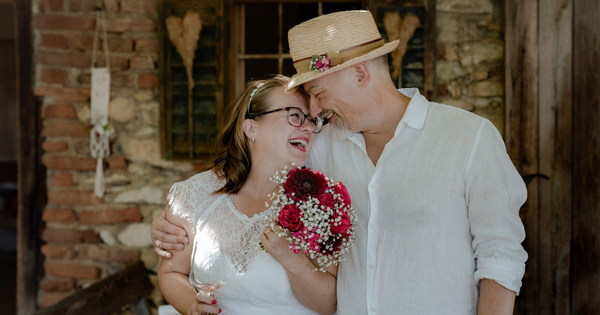 Karin & Helmut happy on their wedding day :: photo copyright Michaela Begsteiger