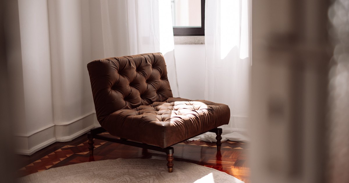 photogenic armchair, photo studios in Lisbon & Leibnitz :: photo copyright Karin Bergmann