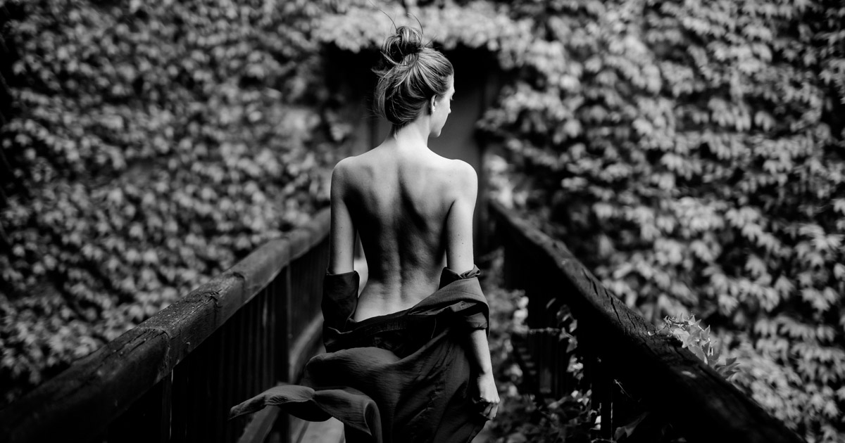 soulful body studies, black and white photography :: photo copyright Karin Bergmann